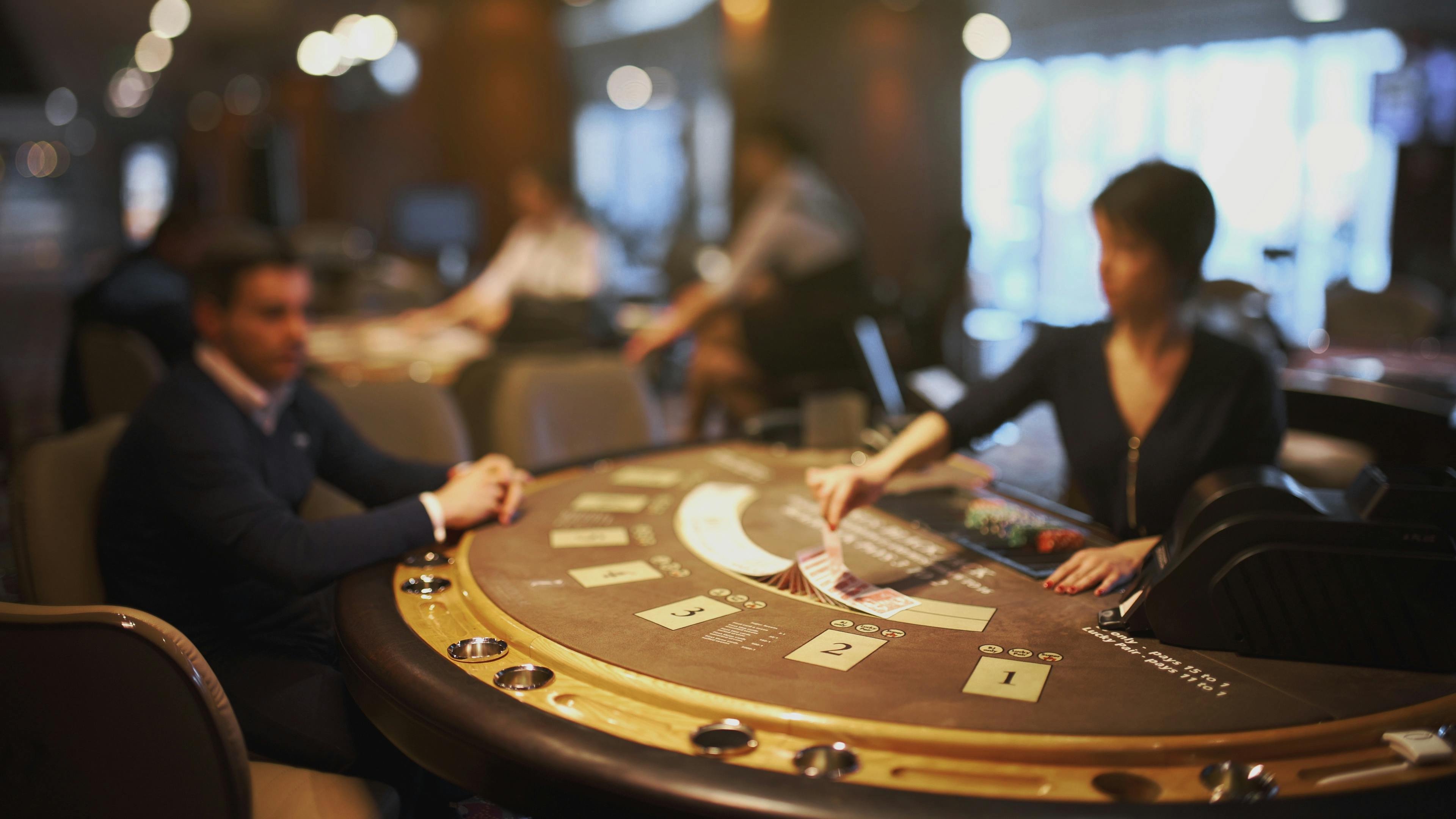 Player reviewing case study data and game strategies on mobile at phcasino
